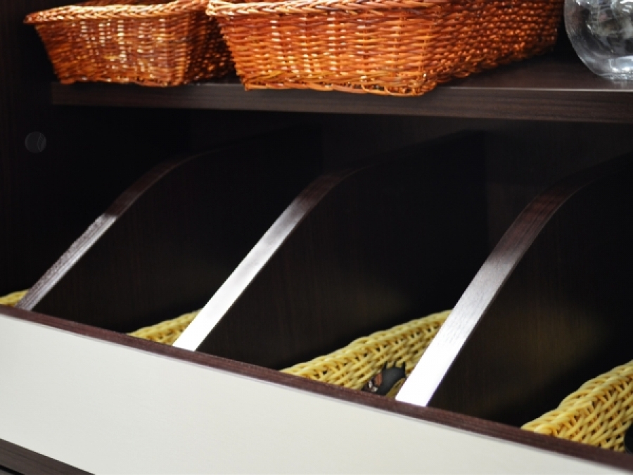 Besteckschrank Kellnerstation Servicestation Wenge ALU 100 cm mit Soft-Close-Tür-Detail